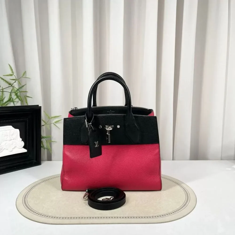 Louis Vuitton Women Pre-Loved Bag Very Good Condition